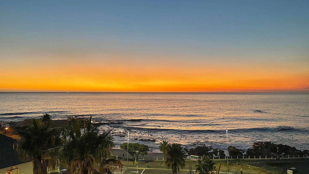 Peninsula All-Suite Hotel by Dream Resorts — Beach in Cape Town, Western Cape