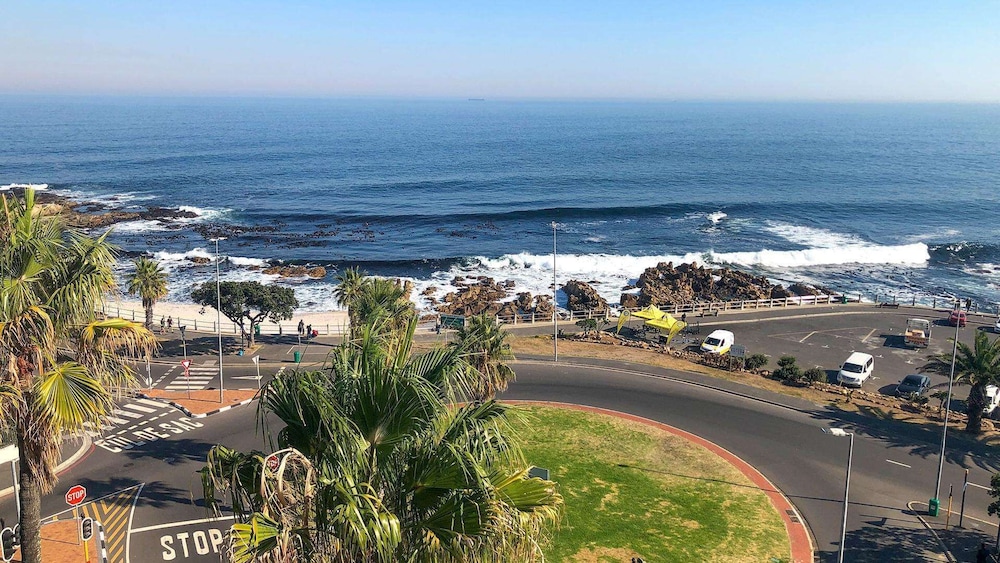 Peninsula All-Suite Hotel by Dream Resorts — Attractions in the area in Cape Town, Western Cape