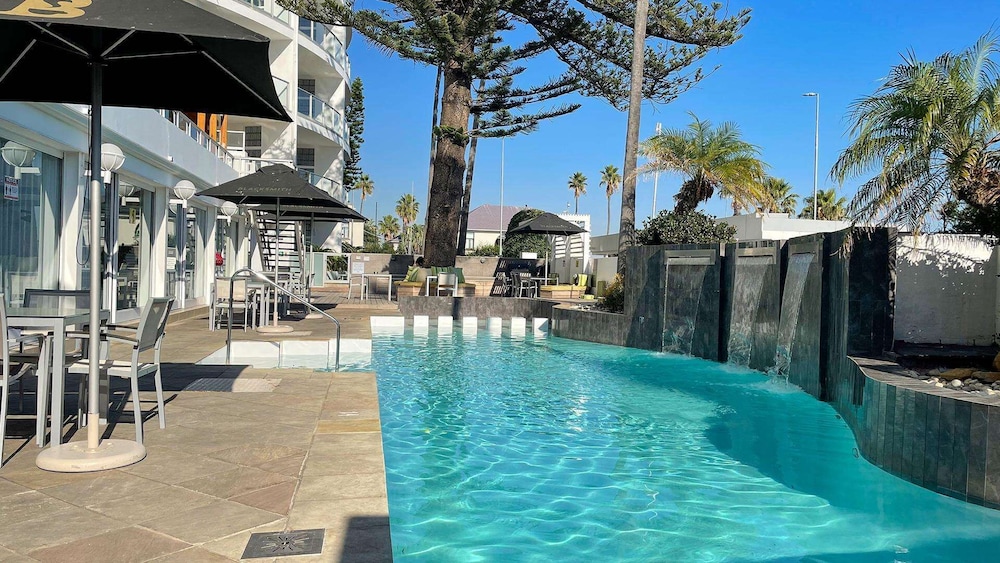 Peninsula All-Suite Hotel by Dream Resorts — Swimming pool in Cape Town, Western Cape