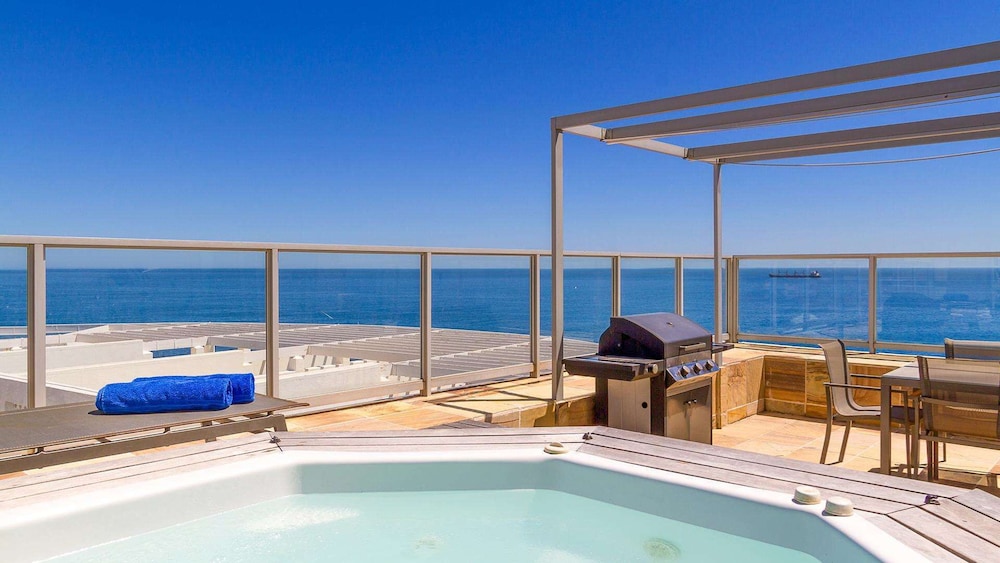 Peninsula All-Suite Hotel by Dream Resorts — Spa in Cape Town, Western Cape