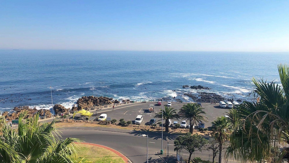 Peninsula All-Suite Hotel by Dream Resorts — Attractions in the area in Cape Town, Western Cape