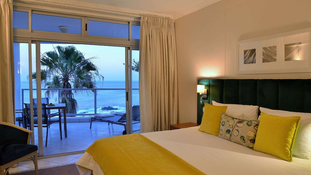 Peninsula All-Suite Hotel by Dream Resorts — Hotel rooms in Cape Town, Western Cape
