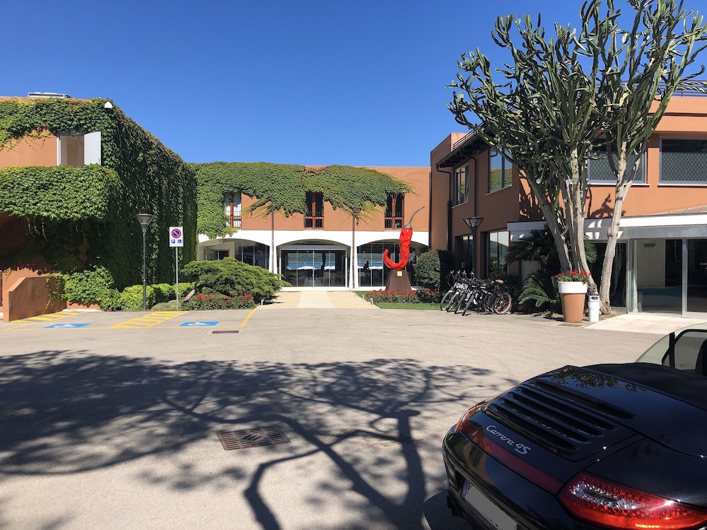 Hotel Corte Rosada – Adults Only Affiliated by Meliá — Hotel building in Alghero, Sardinia