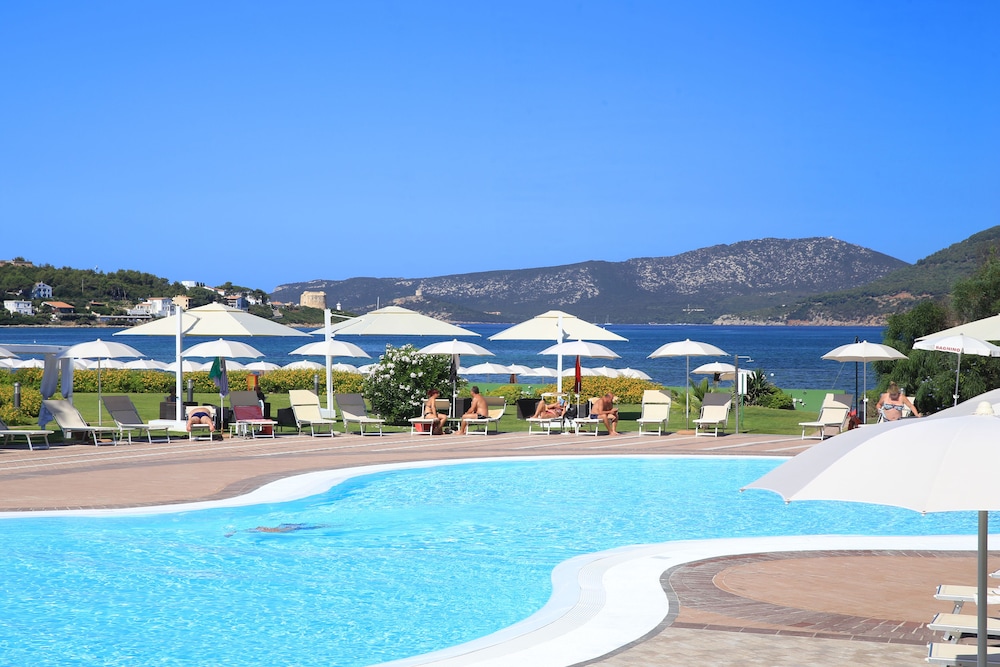 Hotel Corte Rosada – Adults Only Affiliated by Meliá — Swimming pool in Alghero, Sardinia