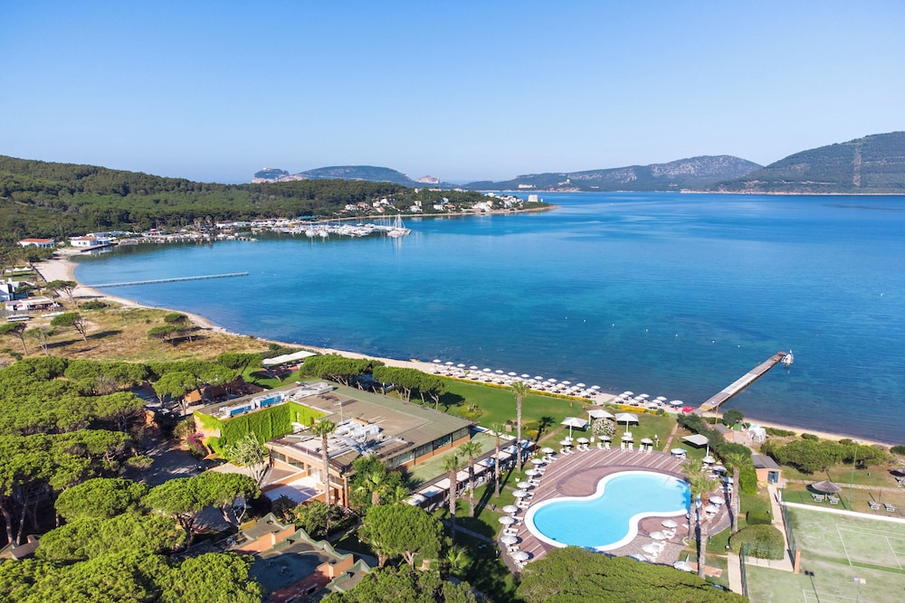Hotel Corte Rosada – Adults Only Affiliated by Meliá — Swimming pool in Alghero, Sardinia