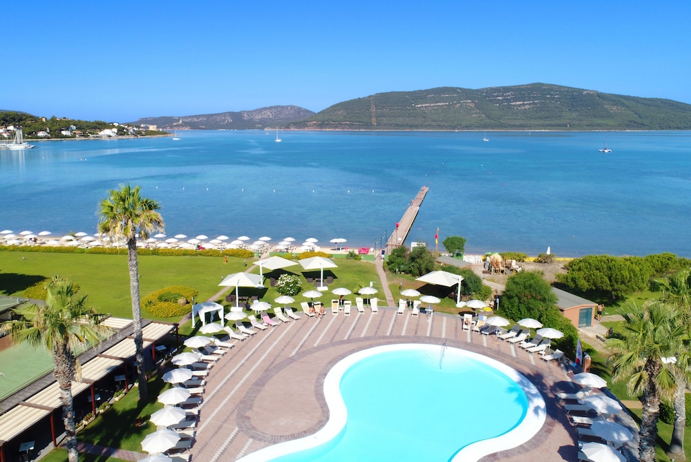 Hotel Corte Rosada – Adults Only Affiliated by Meliá — Swimming pool in Alghero, Sardinia