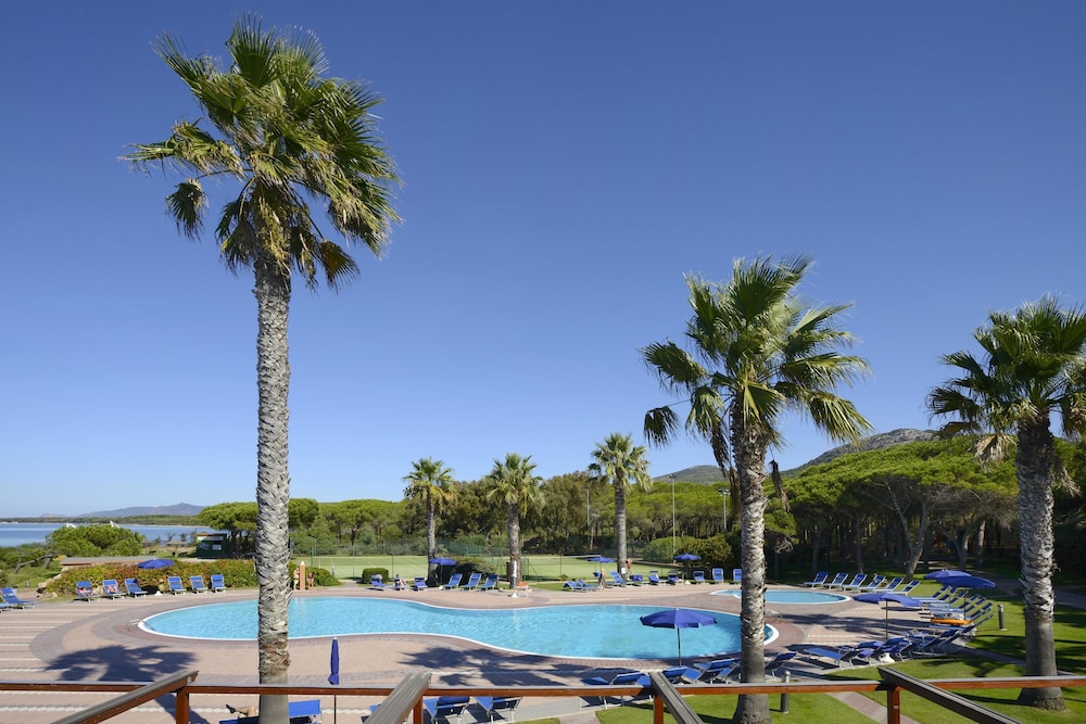Hotel Corte Rosada – Adults Only Affiliated by Meliá — Swimming pool in Alghero, Sardinia