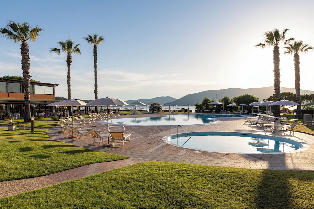 Hotel Corte Rosada – Adults Only Affiliated by Meliá — Swimming pool in Alghero, Sardinia