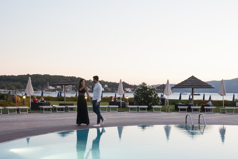 Hotel Corte Rosada – Adults Only Affiliated by Meliá — Swimming pool in Alghero, Sardinia