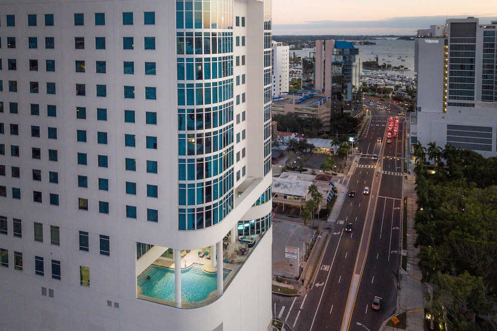 Embassy Suites by Hilton Sarasota, FL — Hotel building in Sarasota, Florida