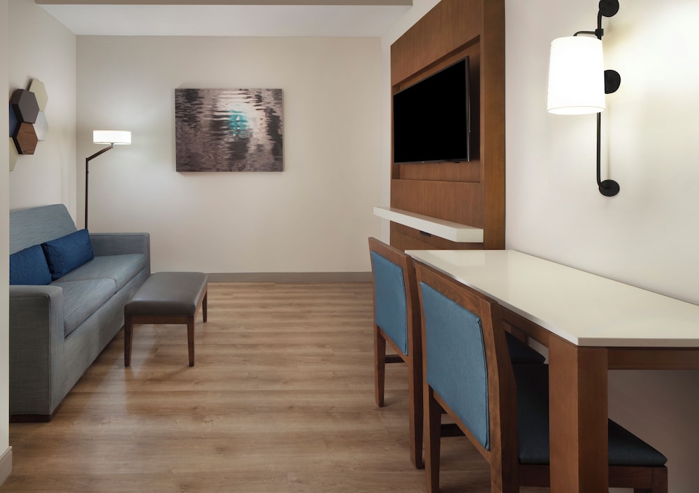 Embassy Suites by Hilton Sarasota, FL — Hotel rooms in Sarasota, Florida