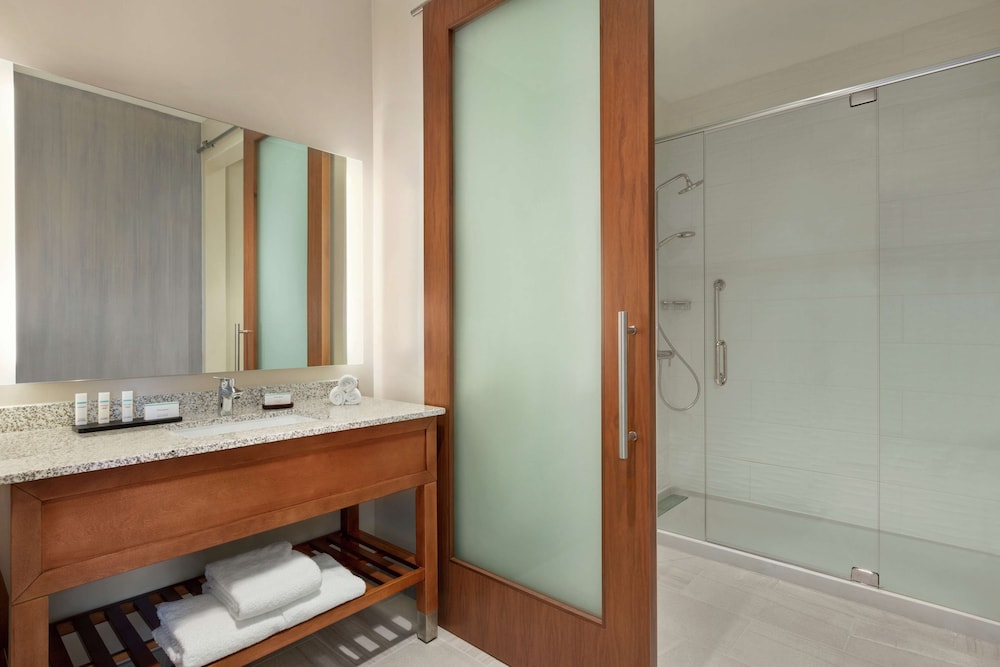Embassy Suites by Hilton Sarasota, FL — Hotel rooms in Sarasota, Florida