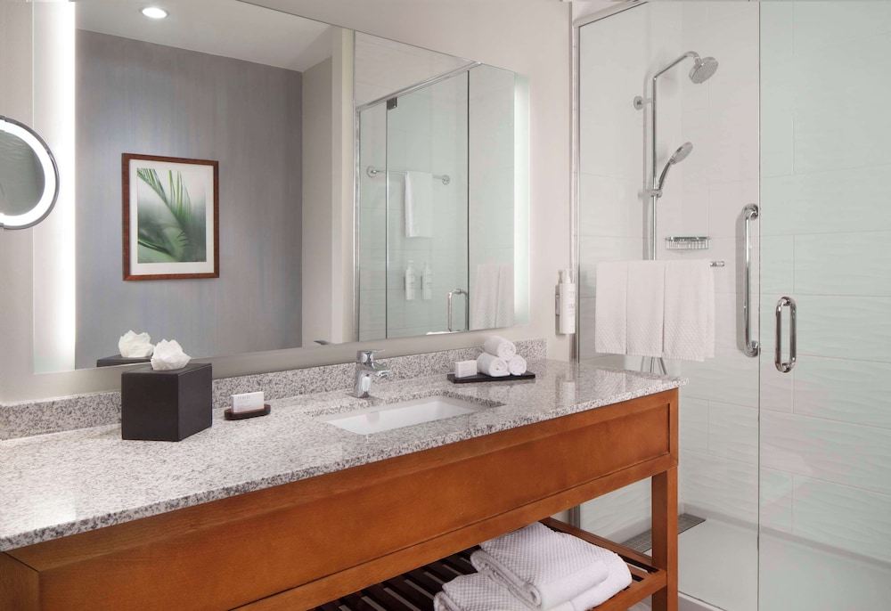Embassy Suites by Hilton Sarasota, FL — Hotel rooms in Sarasota, Florida
