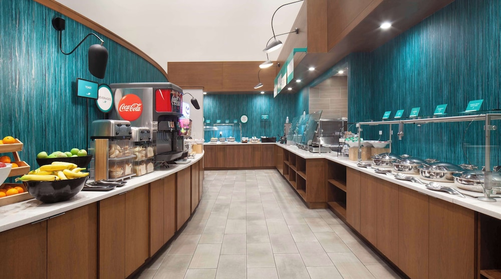 Embassy Suites by Hilton Sarasota, FL — Restaurant & bars in Sarasota, Florida