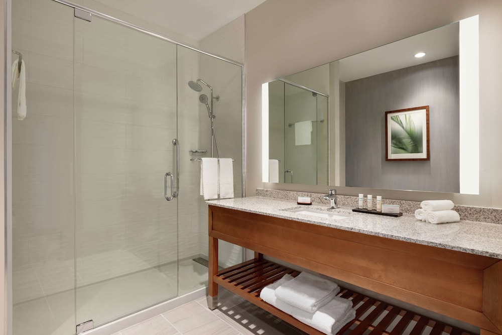 Embassy Suites by Hilton Sarasota, FL — Hotel rooms in Sarasota, Florida