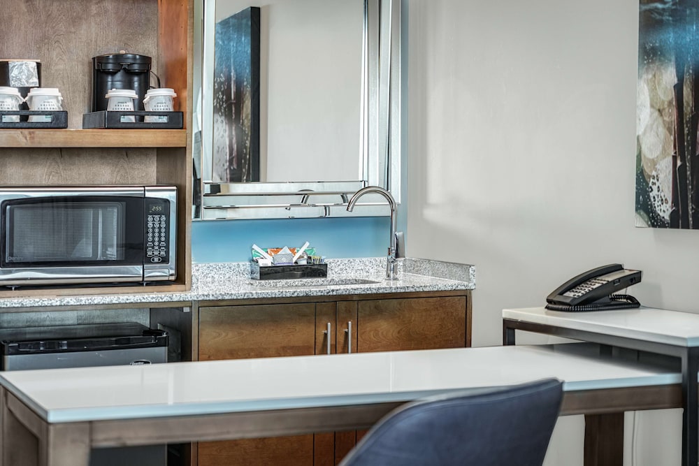 Embassy Suites by Hilton Sarasota, FL — Hotel rooms in Sarasota, Florida