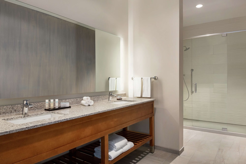 Embassy Suites by Hilton Sarasota, FL — Hotel rooms in Sarasota, Florida