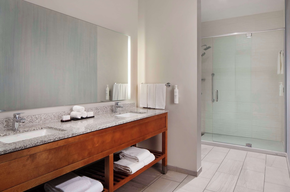 Embassy Suites by Hilton Sarasota, FL — Hotel rooms in Sarasota, Florida