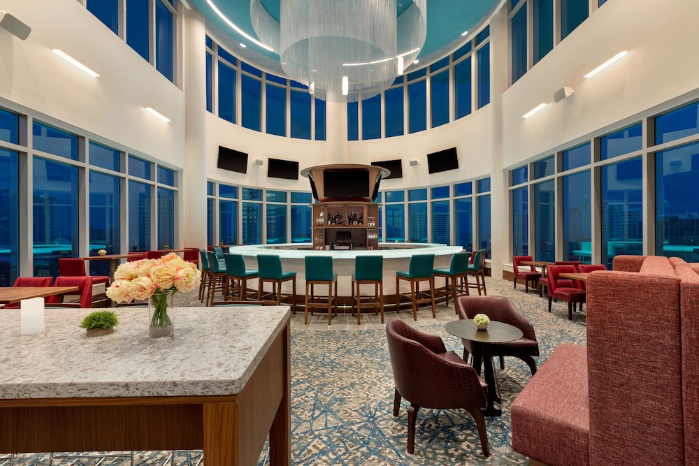 Embassy Suites by Hilton Sarasota, FL — Restaurant & bars in Sarasota, Florida