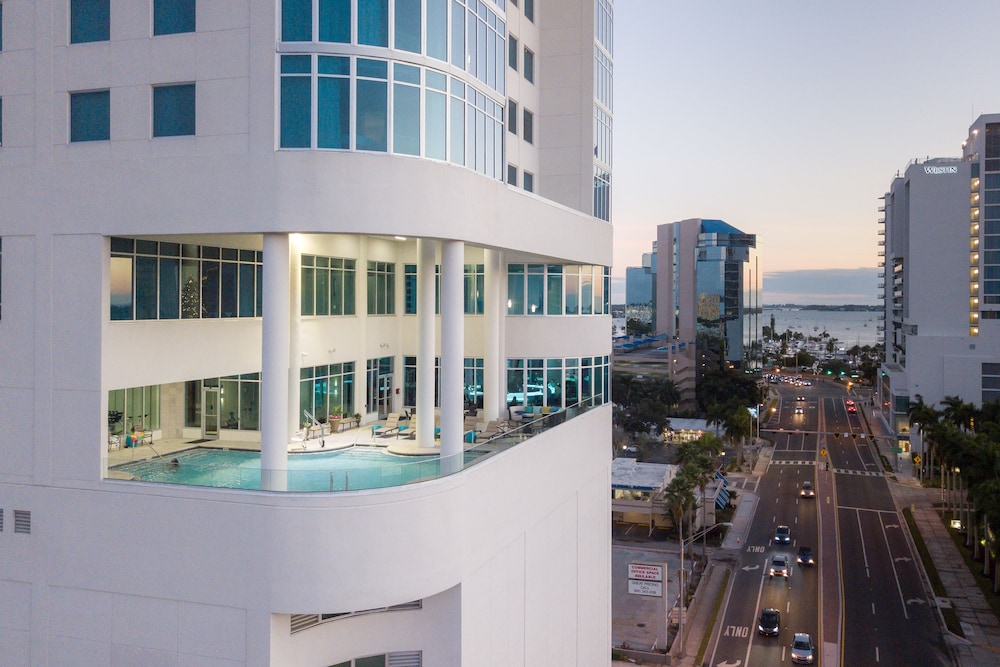 Embassy Suites by Hilton Sarasota, FL — Hotel building in Sarasota, Florida