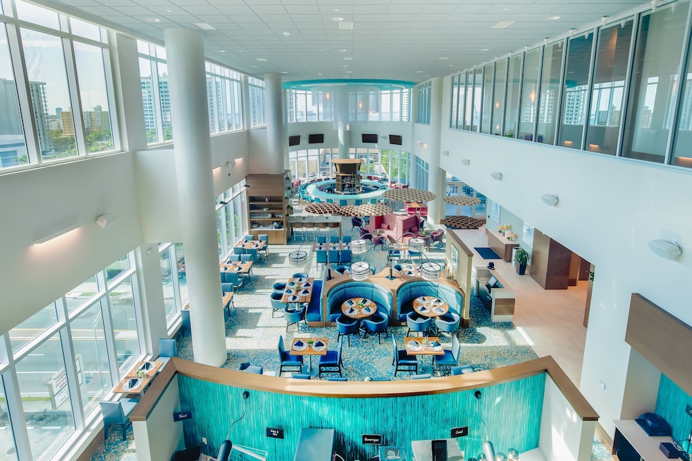 Embassy Suites by Hilton Sarasota, FL — Restaurant & bars in Sarasota, Florida