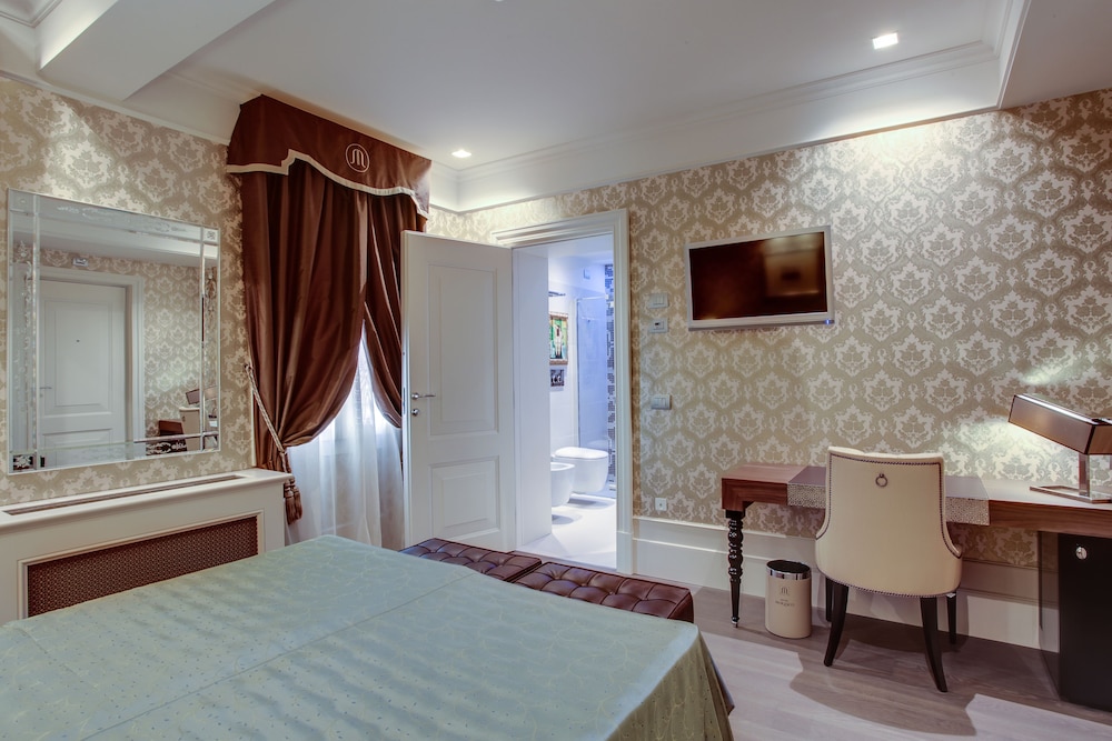 Hotel Moresco — Hotel rooms in Venice, Veneto