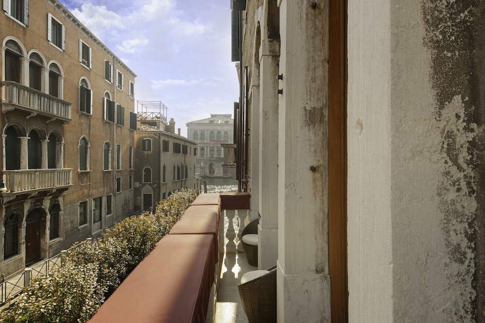 Ca' Gottardi — Hotel building in Venice, Veneto