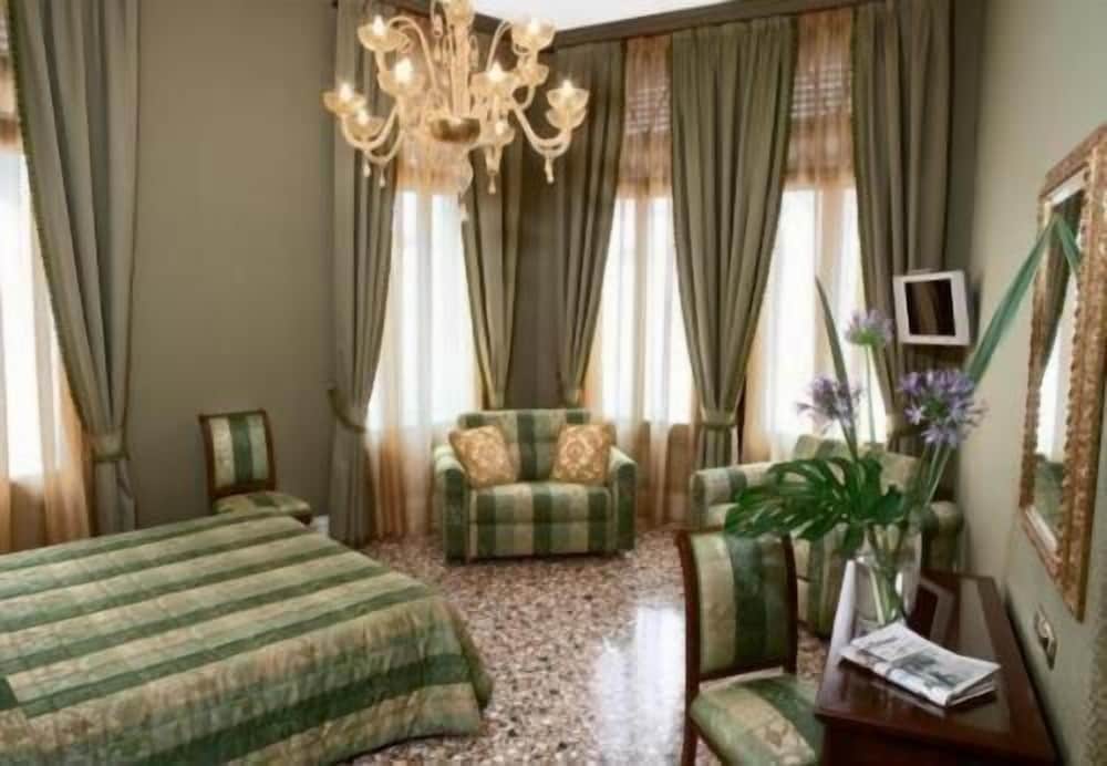 Ca' Gottardi — Hotel rooms in Venice, Veneto