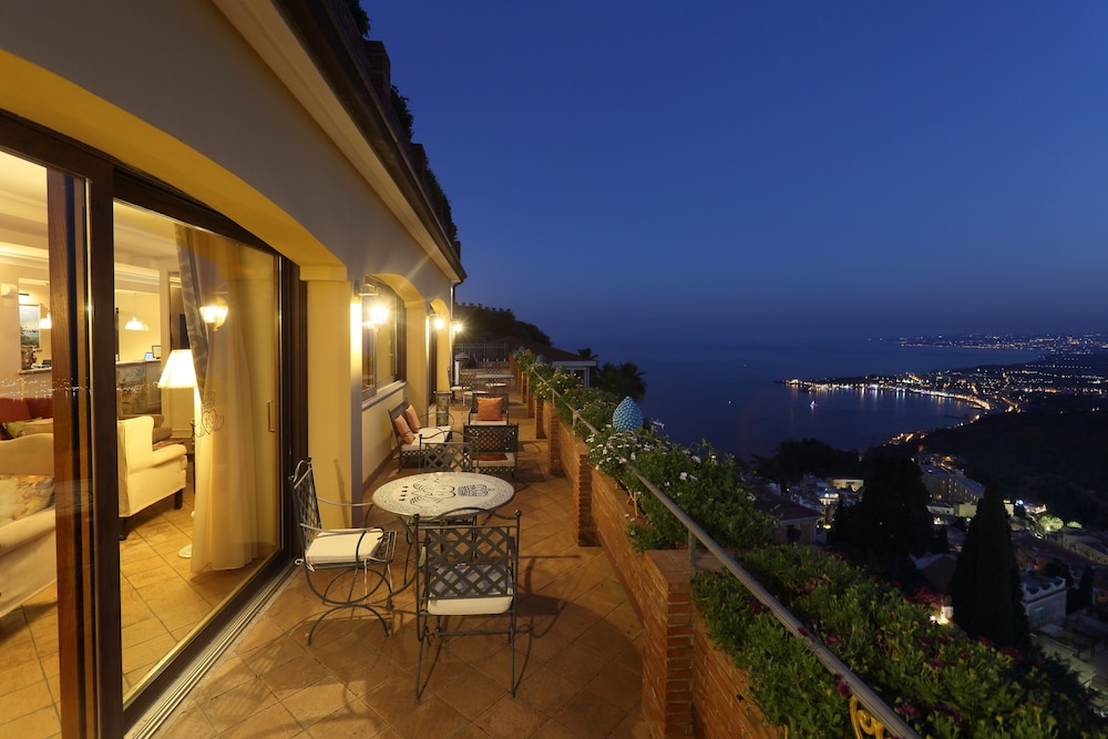Villa Angela — Hotel building in Taormina, Sicily