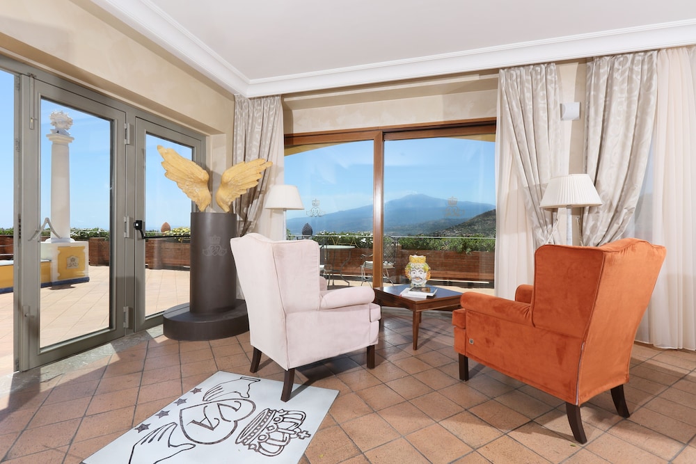 Villa Angela — Hotel rooms in Taormina, Sicily