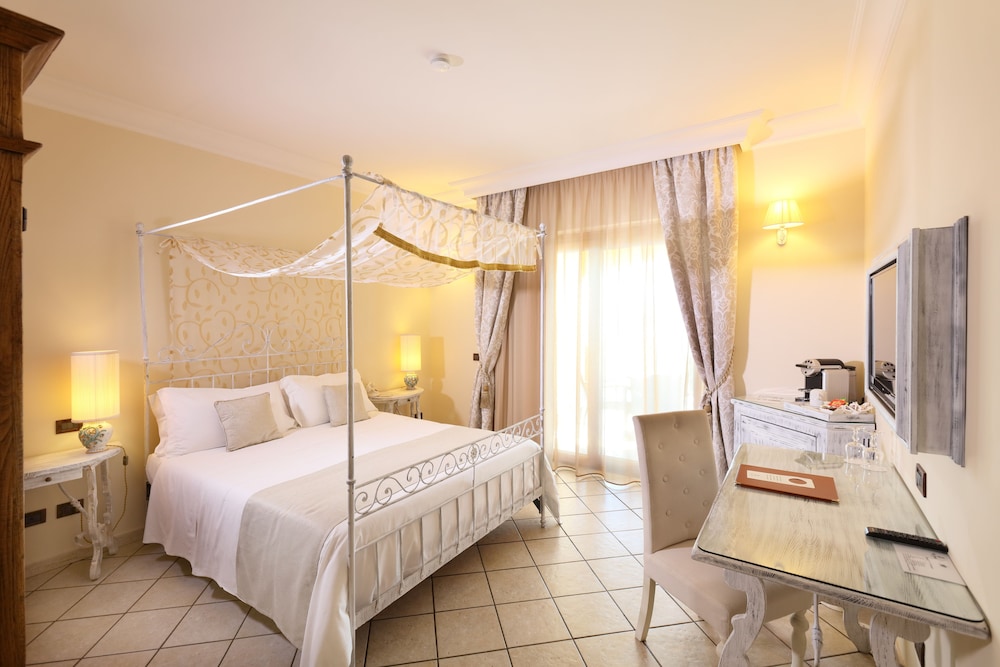 Villa Angela — Hotel rooms in Taormina, Sicily