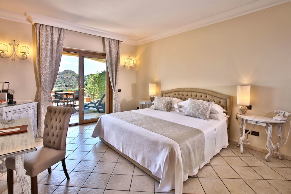 Villa Angela — Hotel rooms in Taormina, Sicily