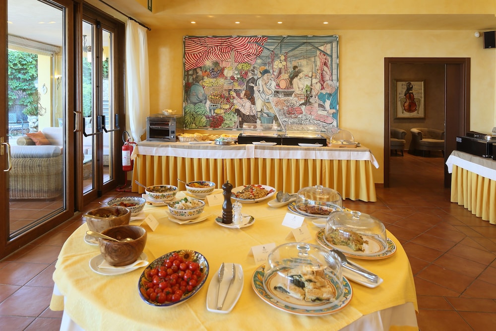 Villa Angela — Restaurant & bars in Taormina, Sicily