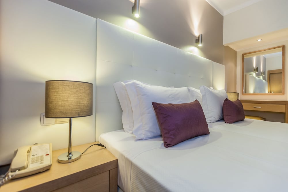 Albufeira Sol Hotel & Spa — Hotel rooms in Albufeira, Faro