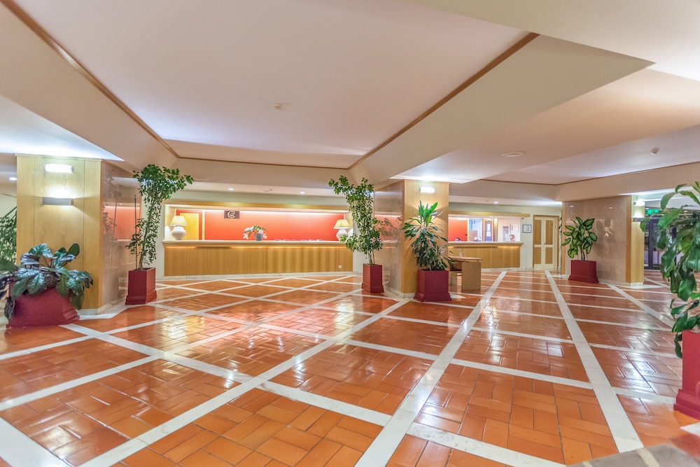 Albufeira Sol Hotel & Spa — Hotel building in Albufeira, Faro