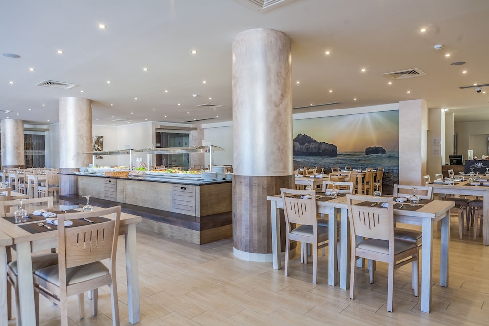 Albufeira Sol Hotel & Spa — Restaurant & bars in Albufeira, Faro