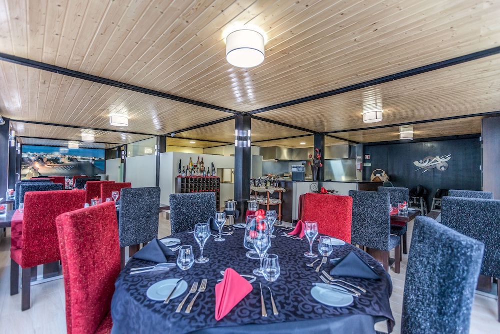 Albufeira Sol Hotel & Spa — Restaurant & bars in Albufeira, Faro