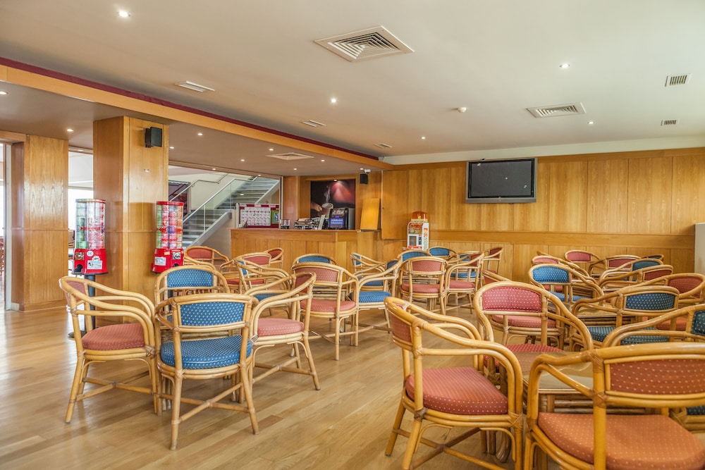 Albufeira Sol Hotel & Spa — Restaurant & bars in Albufeira, Faro