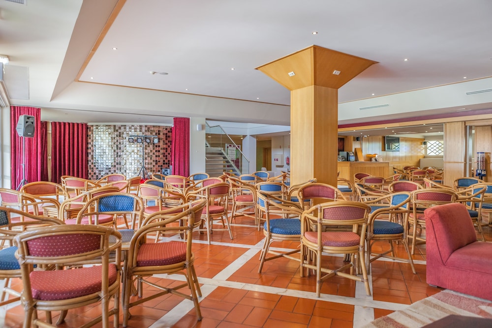 Albufeira Sol Hotel & Spa — Restaurant & bars in Albufeira, Faro