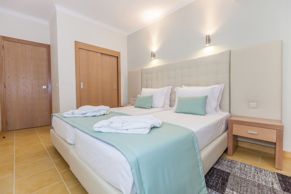Albufeira Sol Hotel & Spa — Hotel rooms in Albufeira, Faro