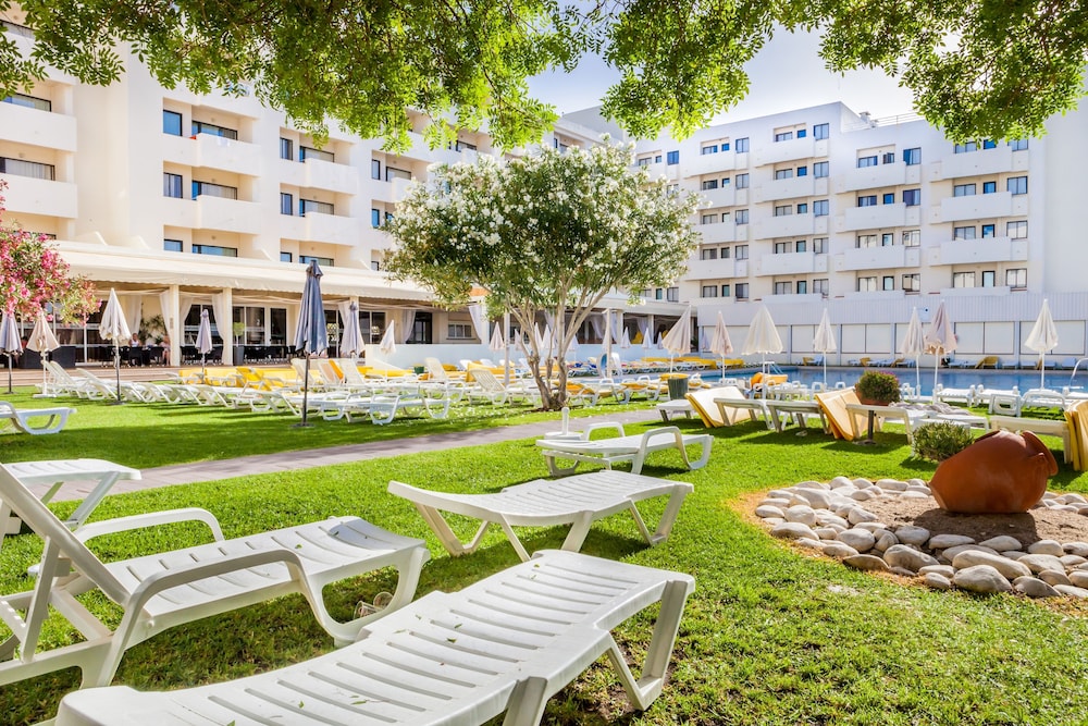 Albufeira Sol Hotel & Spa — Hotel building in Albufeira, Faro