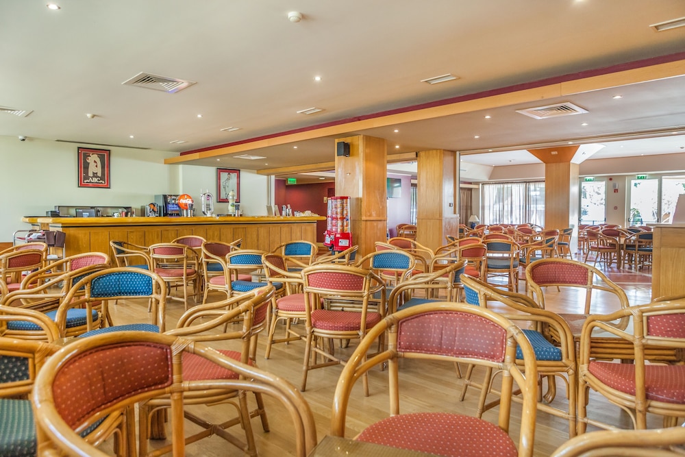 Albufeira Sol Hotel & Spa — Restaurant & bars in Albufeira, Faro