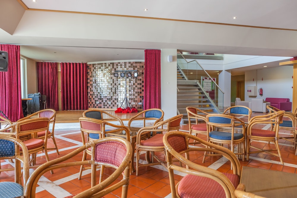 Albufeira Sol Hotel & Spa — Restaurant & bars in Albufeira, Faro