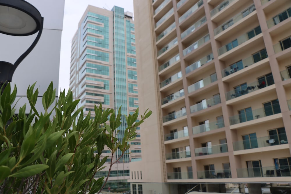 Golden Tulip Media Hotel — Hotel building in Dubai