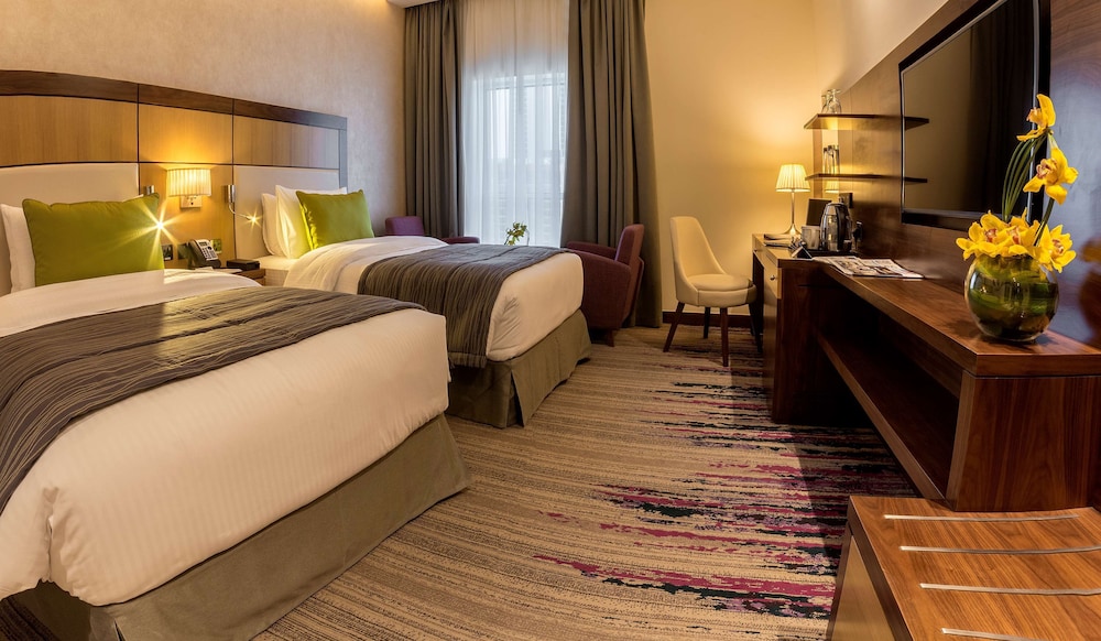 Golden Tulip Media Hotel — Hotel rooms in Dubai