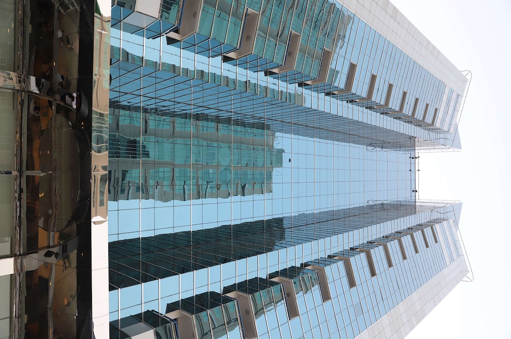 Golden Tulip Media Hotel — Hotel building in Dubai