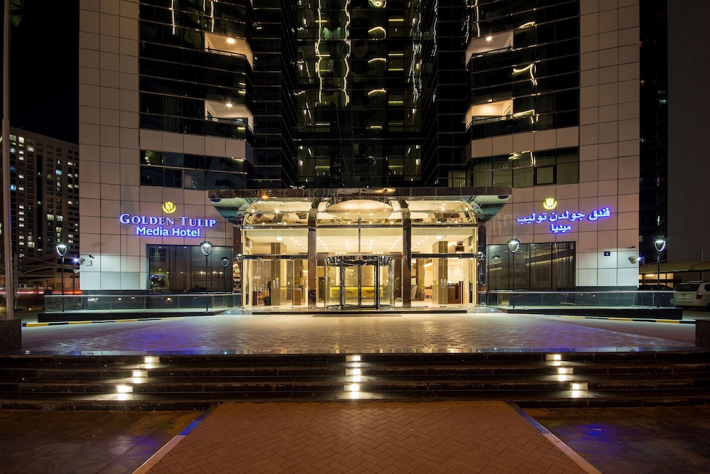 Golden Tulip Media Hotel — Hotel building in Dubai