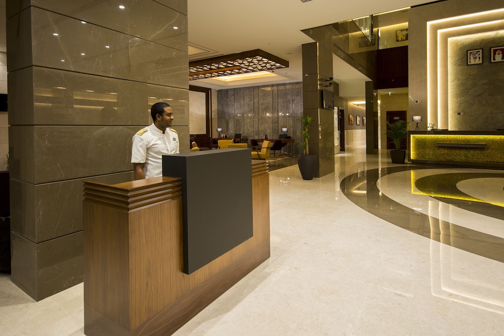 Golden Tulip Media Hotel — Hotel building in Dubai