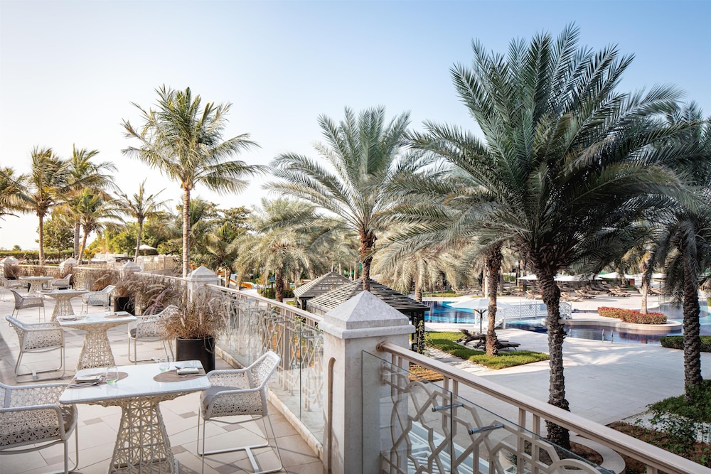 Waldorf Astoria Ras Al Khaimah — Restaurant & bars in Ras al Khaimah