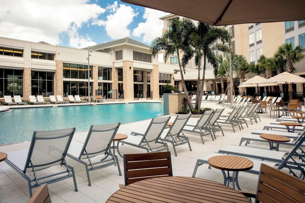 SpringHill Suites by Marriott Orlando Theme Parks/Lake Buena Vista — Swimming pool in Orlando, Florida